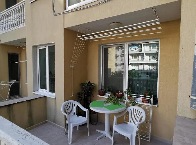 Апартаменты нашето място Поморие