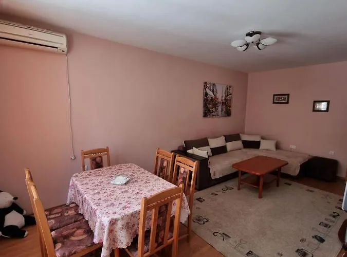 Апартаменты нашето място